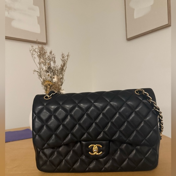 Classic jumbo Chanel black leather double flap with gold hardware - Picture 5 of 7